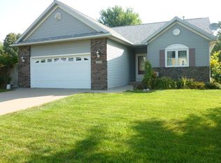 1290 Village Rd, Iowa City, IA 52240