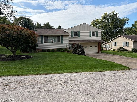 2nd image of 309 Bell Ave