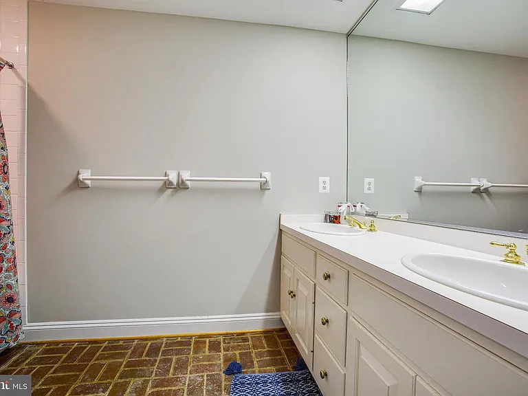 507 Hanover St — Photo 16