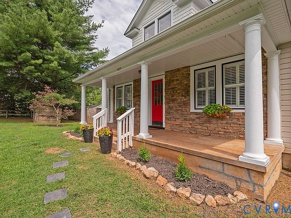 3rd image of 4808 River Rd W