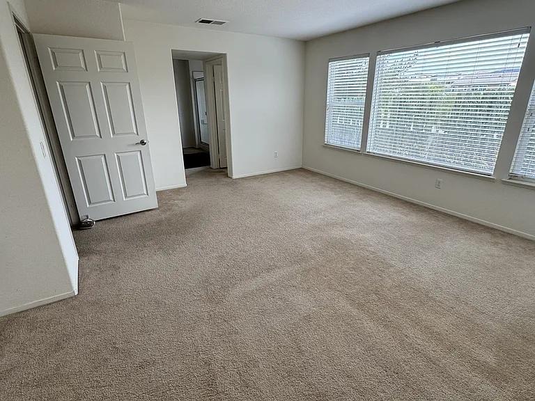 32833 Westport Way — Photo 5