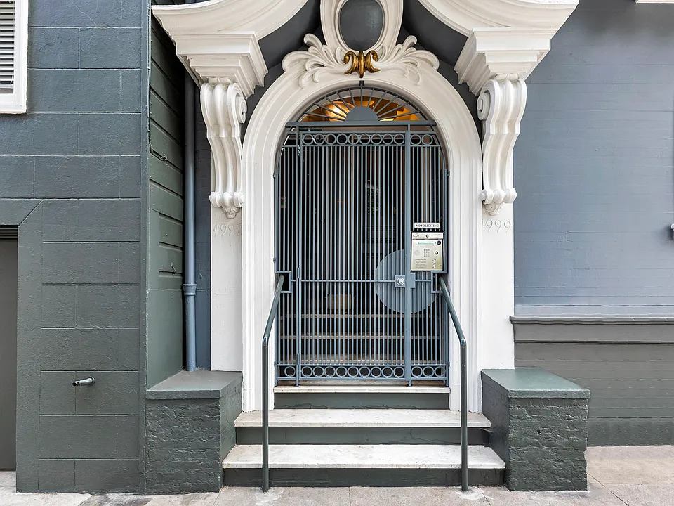 Oak Shrader Apartments