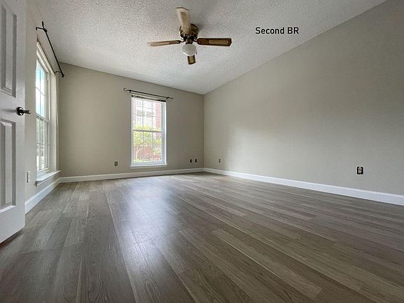 3rd image of 1507 Lincoln Way APT 201
