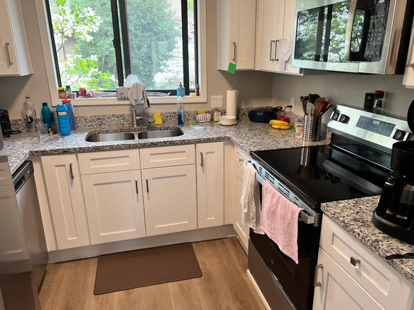 304 Pine Tree Dr #304, Buford, GA 30518