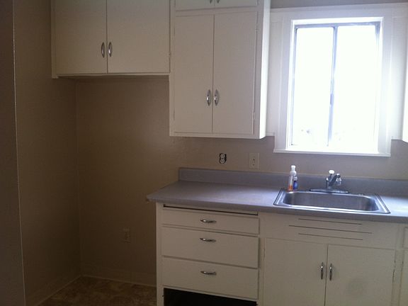 4th image of 4720 39th Ave