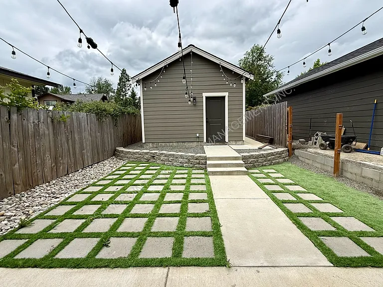 655 Oak Ave — Photo 5
