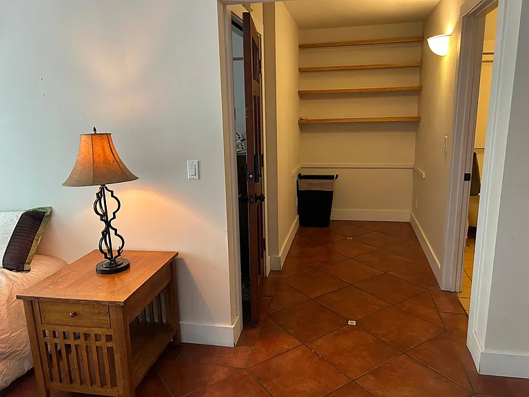 Private entrance, washer and dryer on-site