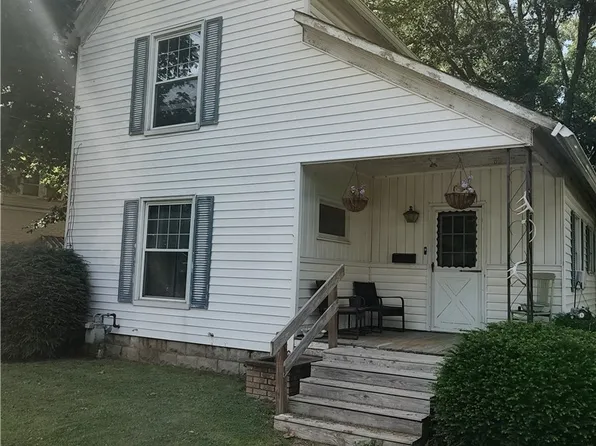 828 E State St, Newcomerstown, OH 43832