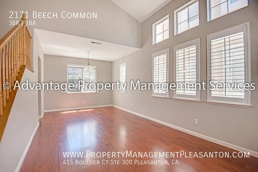 3 bedroom, plus office, 3 bathroom, 2,012 off Vasco — Photo 3