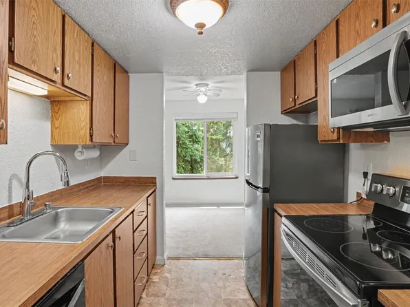 10021 SE 235th Place #B303, Kent, WA 98031