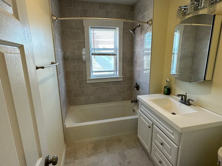 35 George St #3 — Photo 16