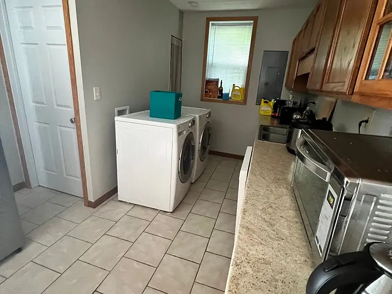 709 S 4th St — Photo 3