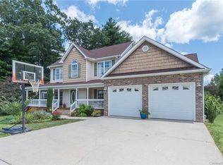 201 Double Brook Dr, Weaverville, NC 28787