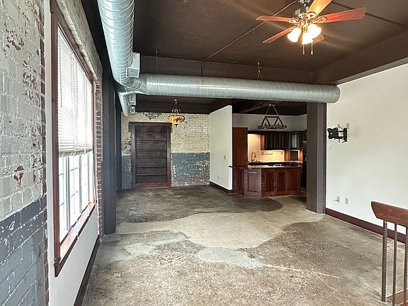 4th image of 604 N 3rd St #1