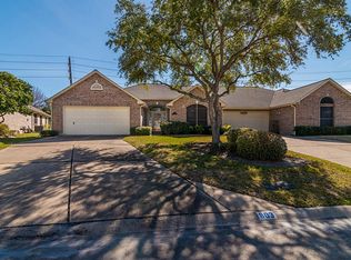 803 Apple Blossom Dr, Pearland, TX 77584