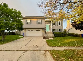 9610 63rd St, Kenosha, WI 53142