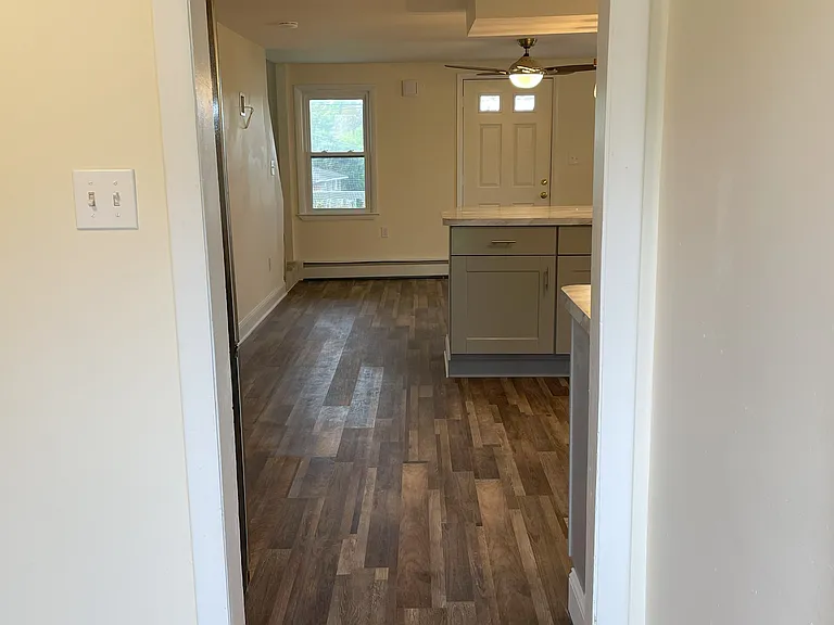 110 Scott St — Photo 12