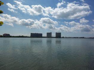 673 79th Cir S, Saint Petersburg, FL 33707