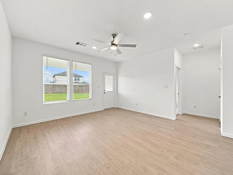 618 Amber Falls Dr — Photo 7