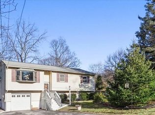 21 Amherst Ln, Wappingers Falls, NY 12590
