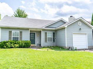 11017 Bay Run Dr, Worthington Hills, KY 40245