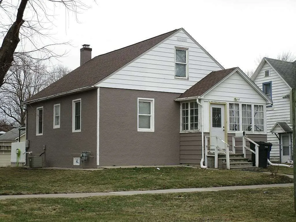 211 Denver St photo 1