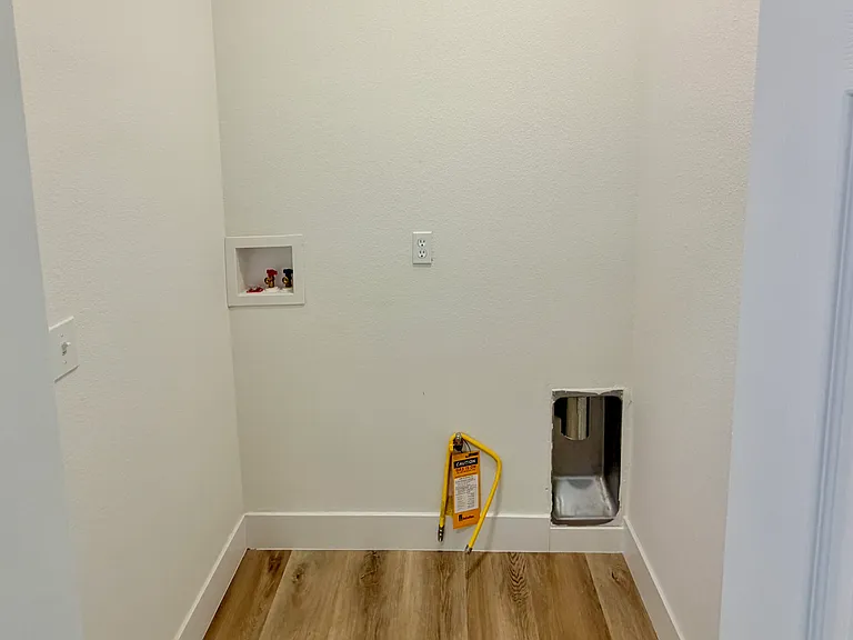 6989 Del Rosa Ave — Photo 5