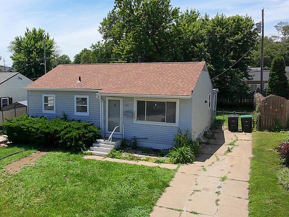 3rd image of 3236 S 39th St