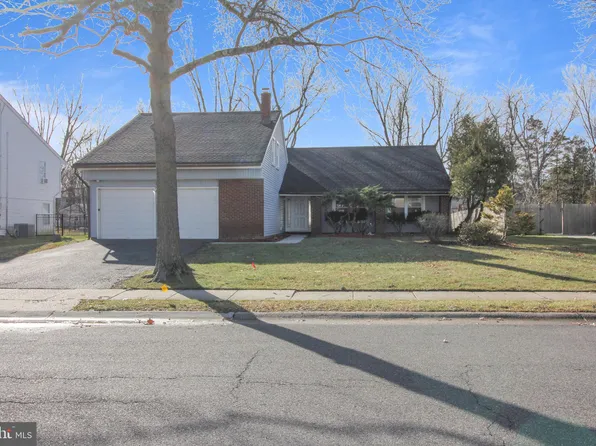 111 Carlton Ave, Marlton, NJ 08053