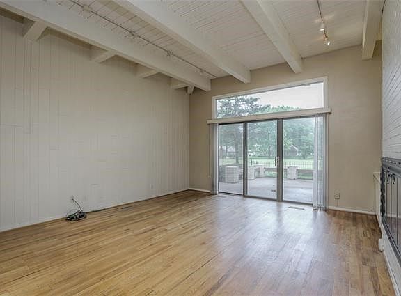 4th image of 10411 Grant Ln