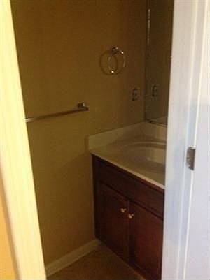 5th image of 373 Peabody Dr APT 2