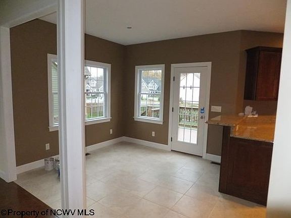 5th image of 401 N Harwich Cir