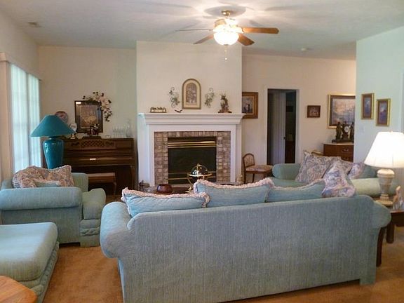 2nd image of 1273 N Winchester Dr