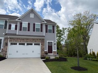 90 Pine Ave #90, Peninsula, OH 44264