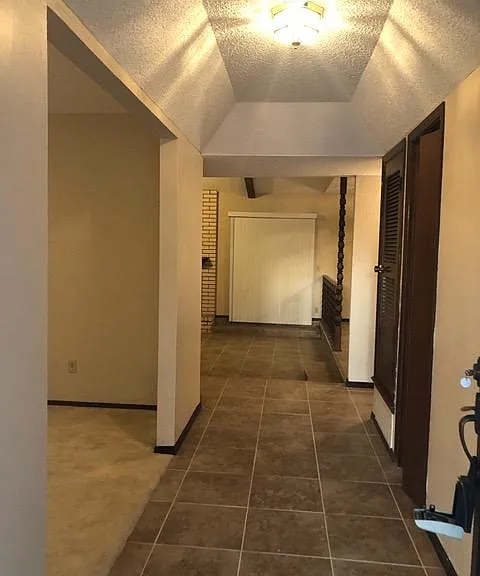 744 Cresta Mira Dr — Photo 3