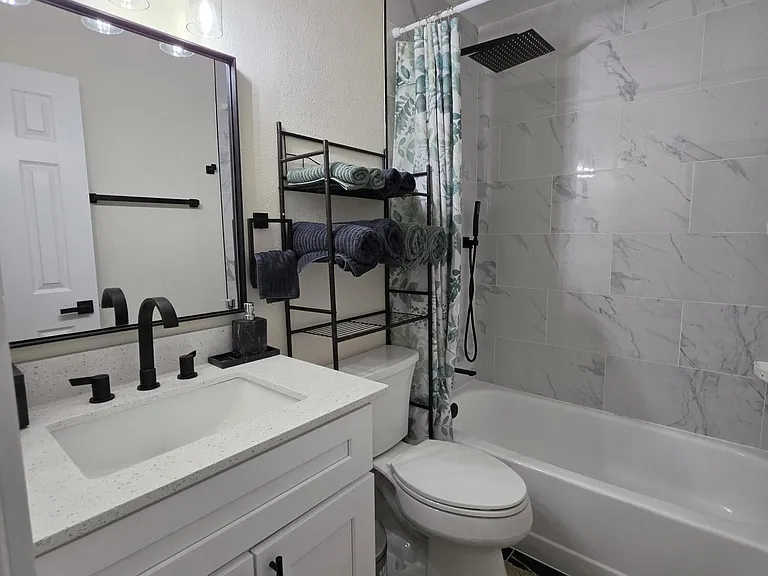 7411 Colony Cove Ln — Photo 7