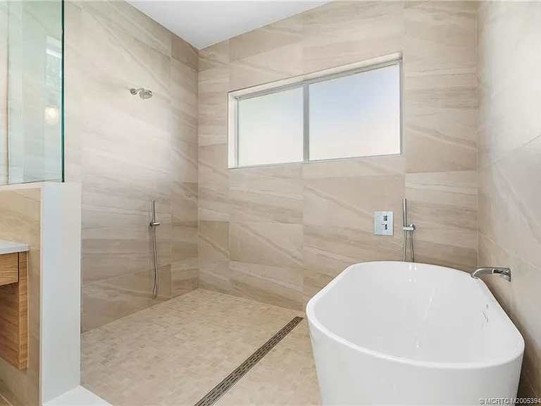 55 SE Seminole St #1-A — Photo 49