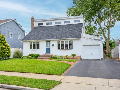 17 Plymouth Road, Massapequa, NY, 11758