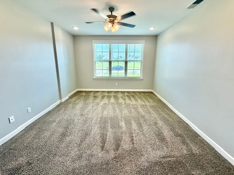 370 Azalea Dr — Photo 7