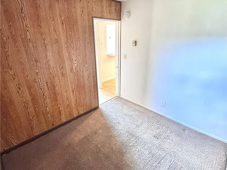 2043 W Allen St #A — Photo 12