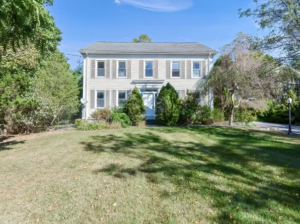 400 Old Post Rd, North Attleboro, MA 02760