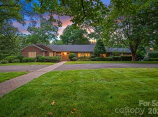 560 11th Avenue Cir NW, Hickory, NC 28601