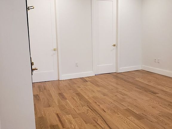 4th image of 370 Evergreen Ave #3