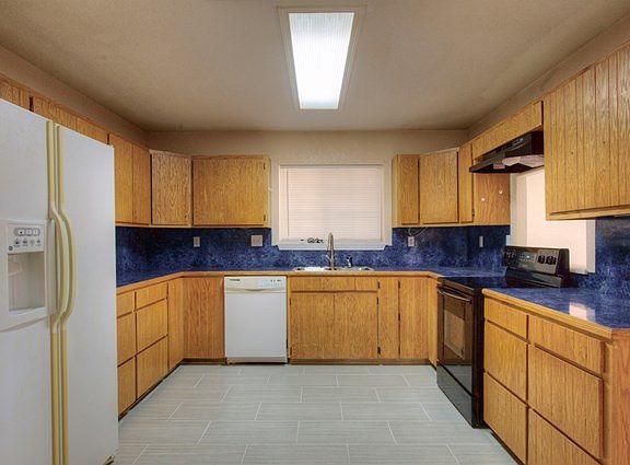 4th image of 606 Oak Valley Dr