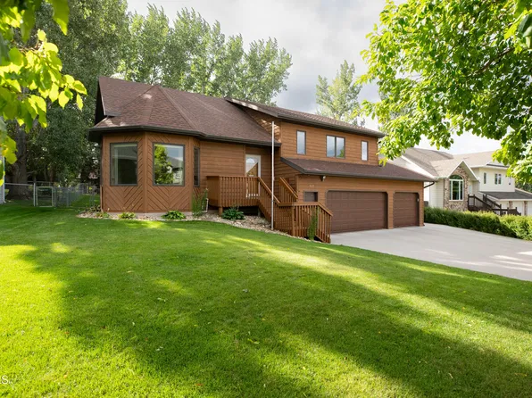 517 Brunswick Dr, Bismarck, ND 58503