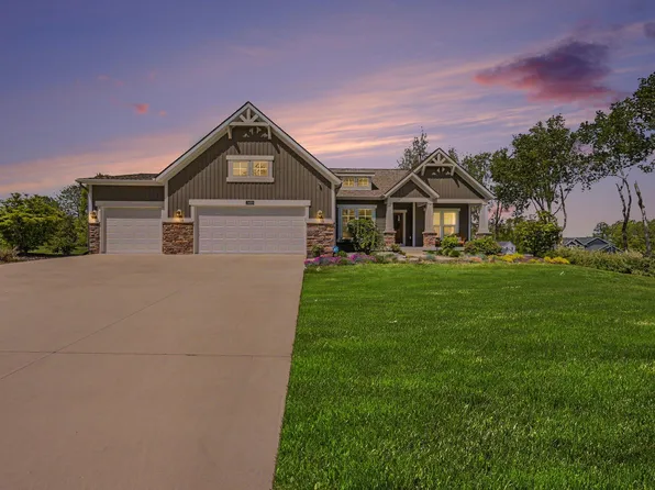 3499 Wolven Ridge Dr, Rockford, MI 49341