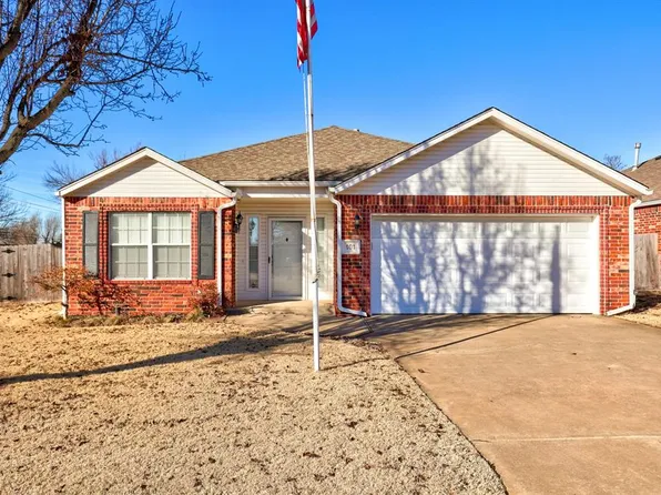 101 Bradford Pl, Midwest City, OK 73130