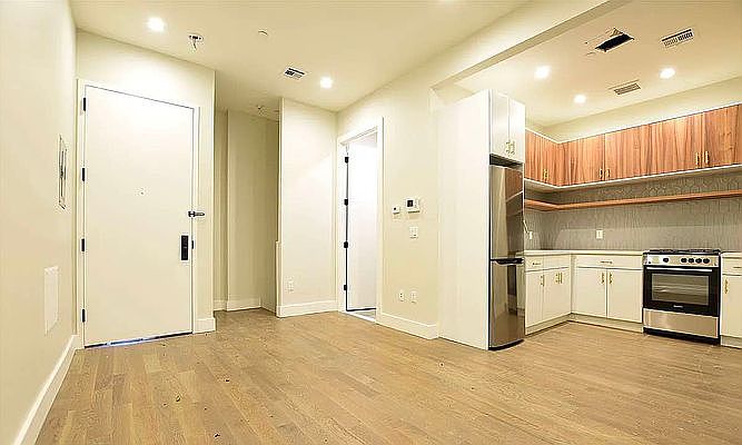 1st image of 492 Gates Ave #1R