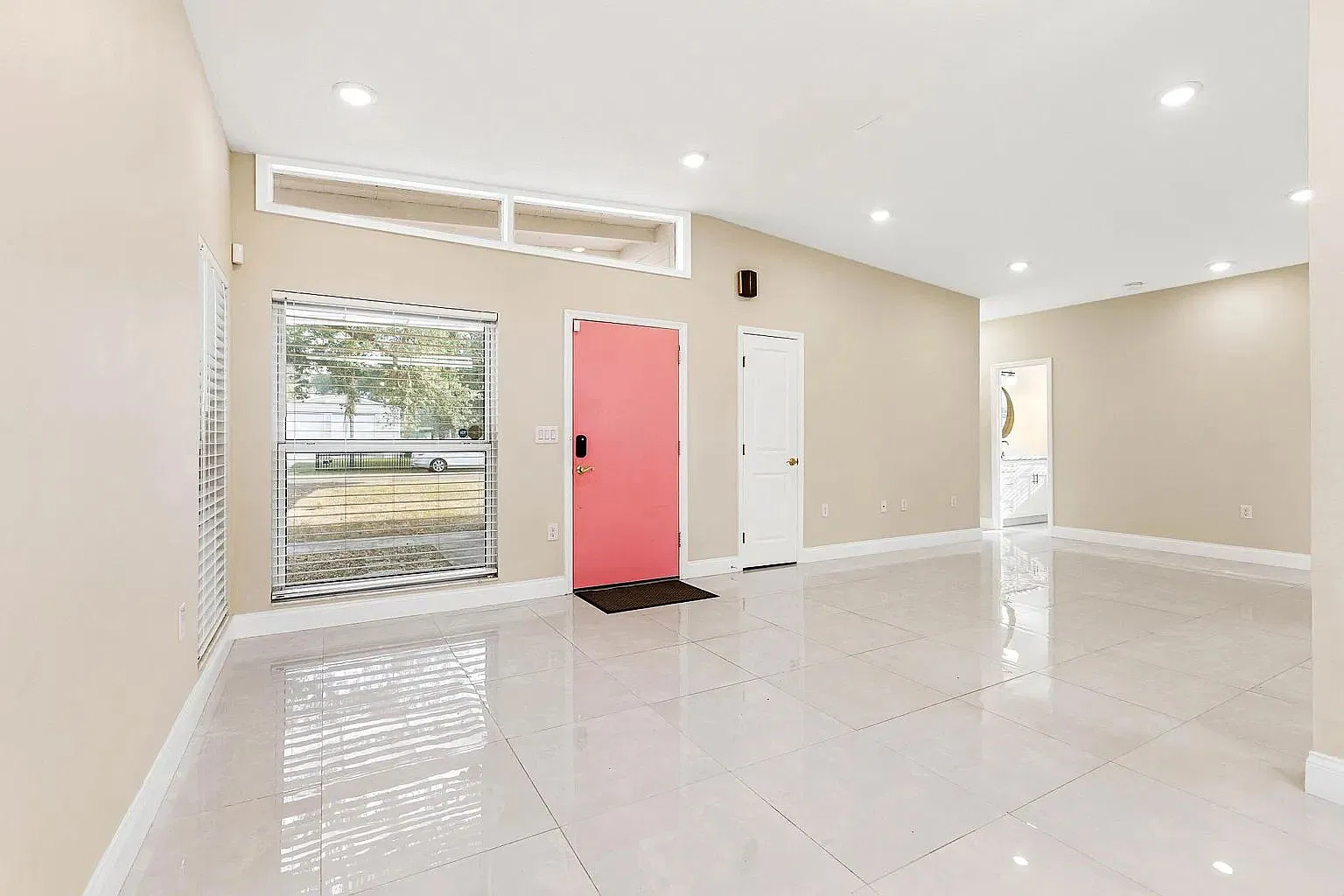 3 bed, 2.0 bath, 1347 sqft, $2,795 — Photo 3