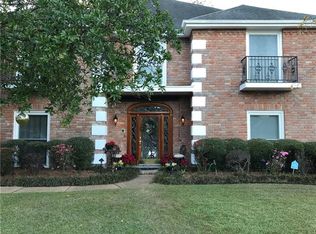 15 Chateau Du Jardin Dr, Kenner, LA 70065